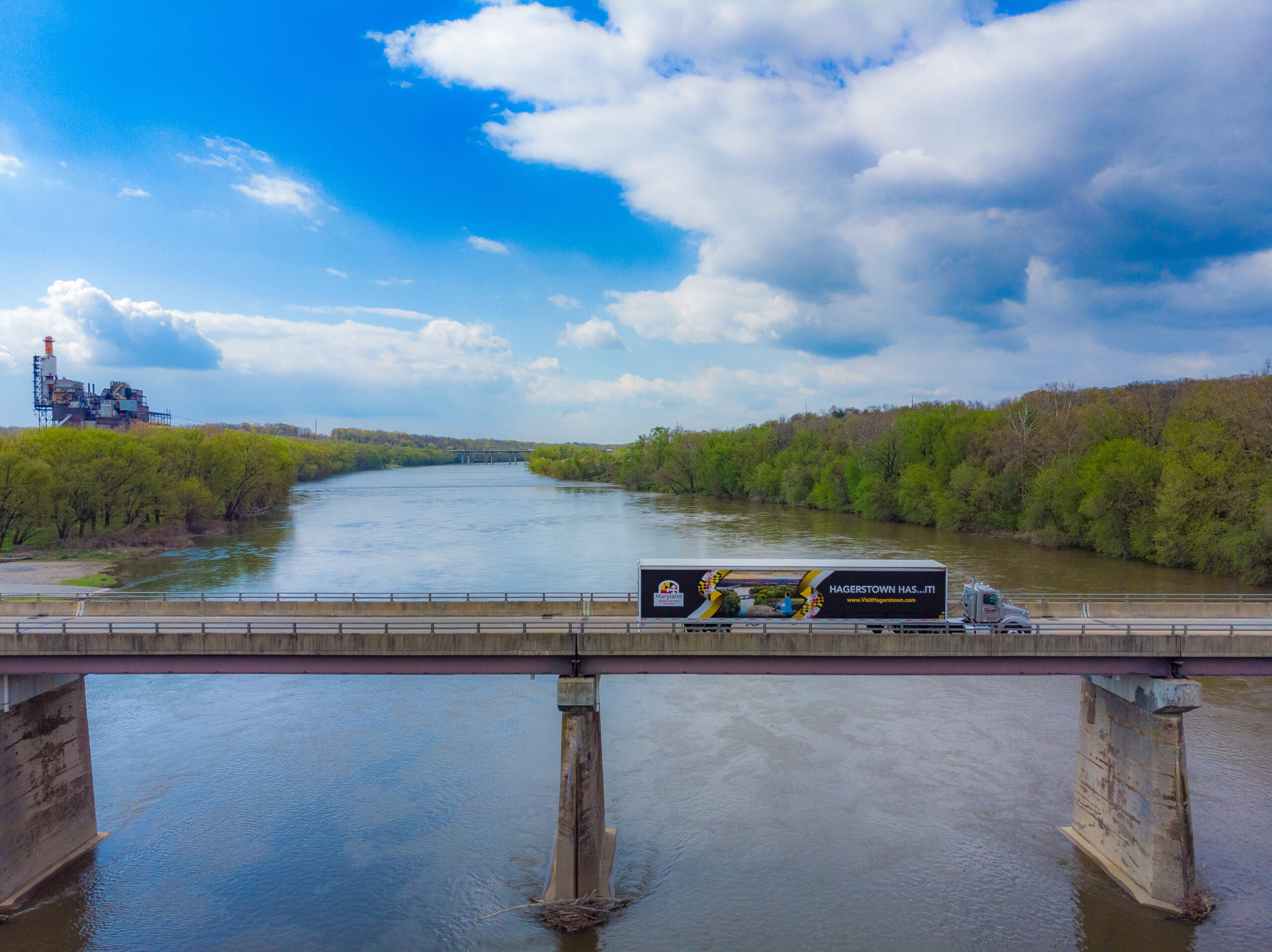 Visit Hagerstown truckside ad over bridge
